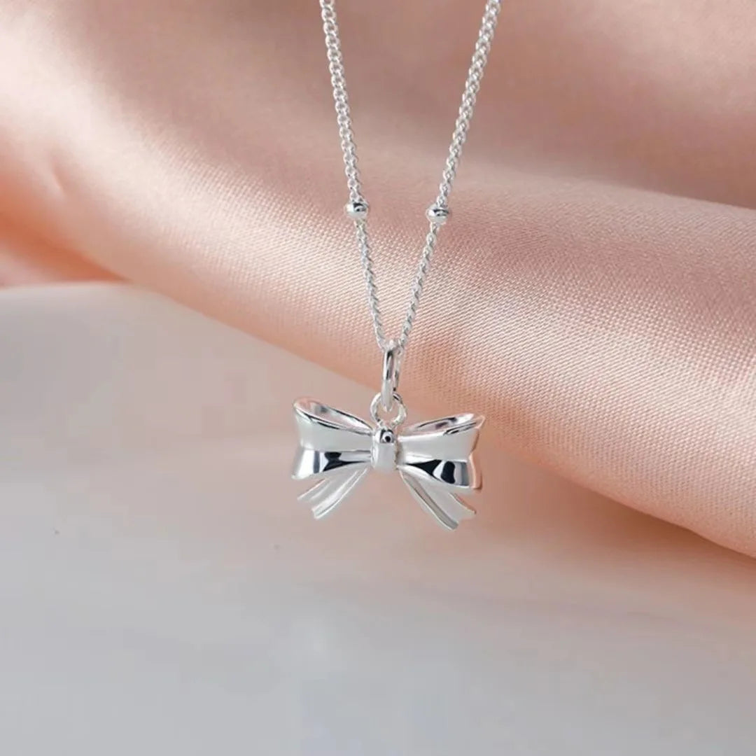 Chic Bow Choker